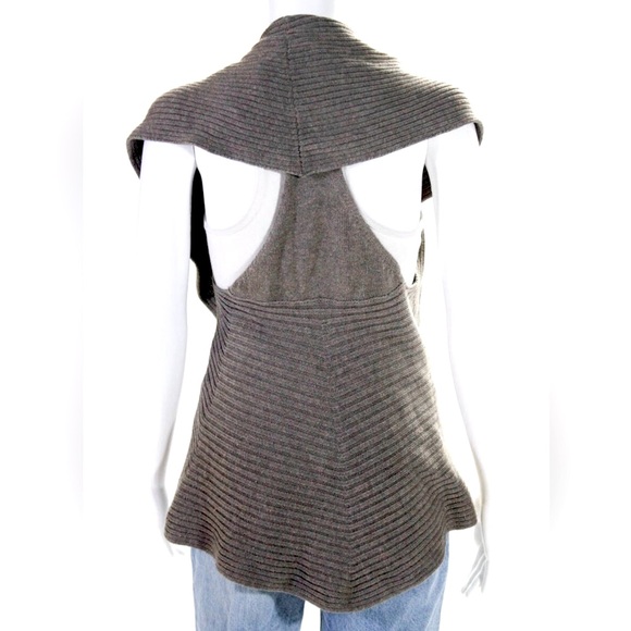Laurie b. Sweater Vest - Picture 5 of 14